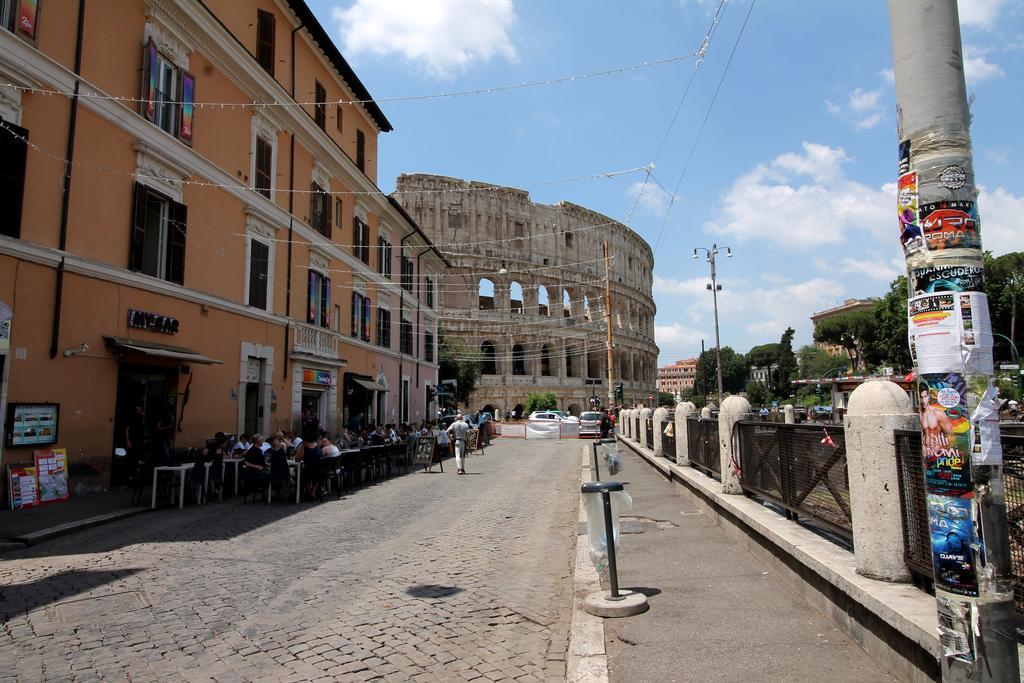 רומא Colosseum Super Family Apartment חדר תמונה