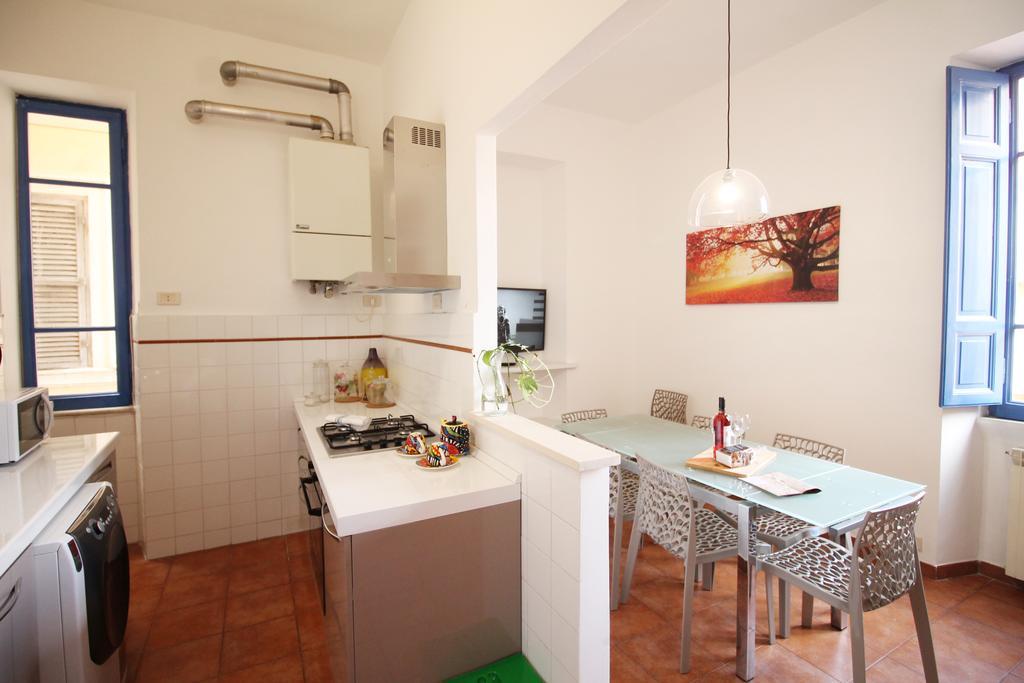 רומא Colosseum Super Family Apartment מראה חיצוני תמונה