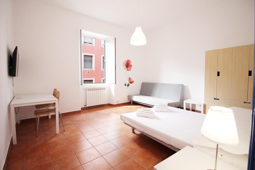 רומא Colosseum Super Family Apartment מראה חיצוני תמונה